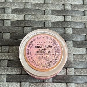 Anastasia Beverly Hills Sunset Aura Highlighter